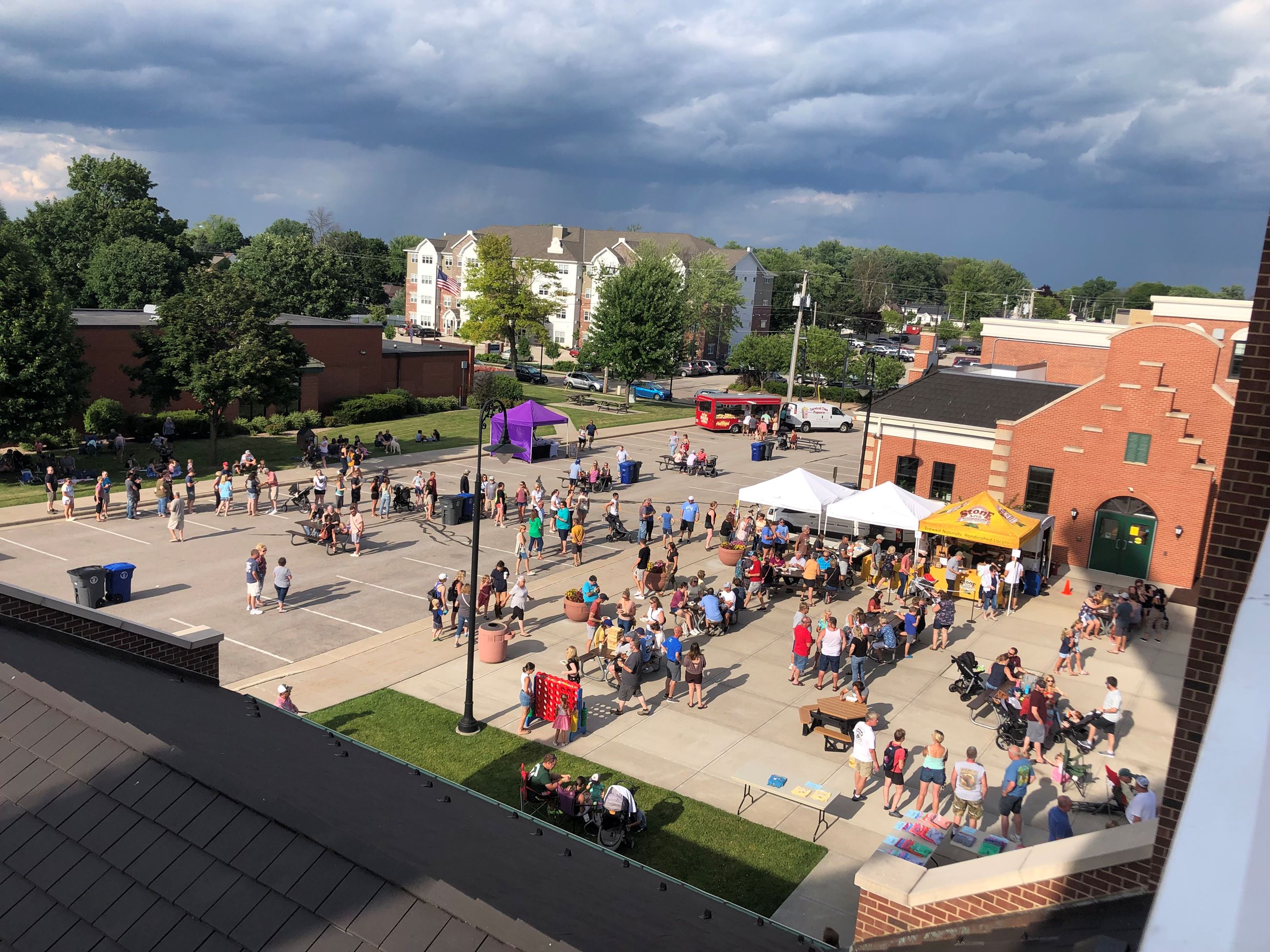 Pints on the Plaza -2022-1